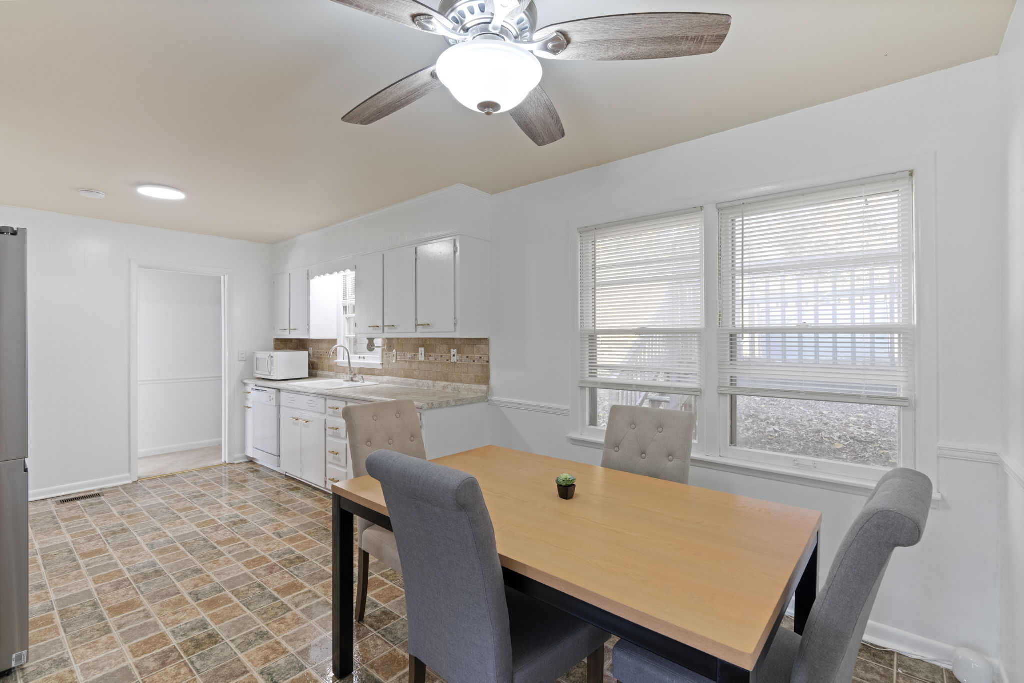 2219 Euclid Rd NW rental photo