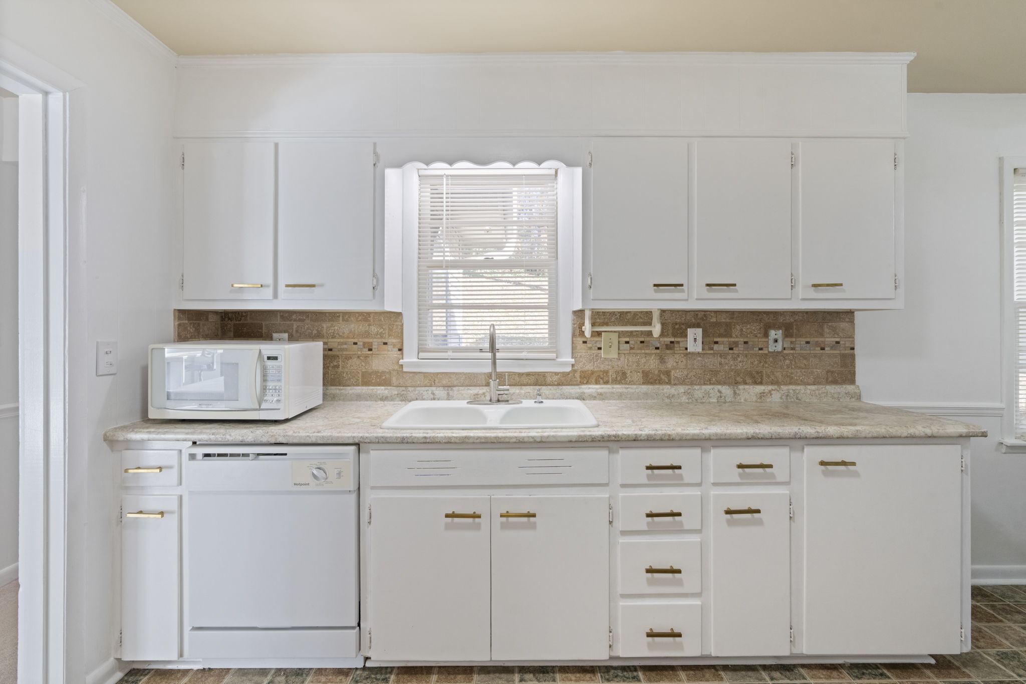 2219 Euclid Rd NW rental photo
