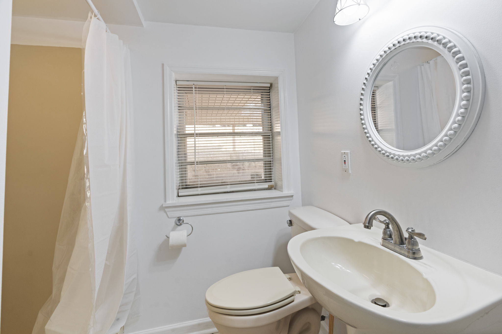 2219 Euclid Rd NW rental photo