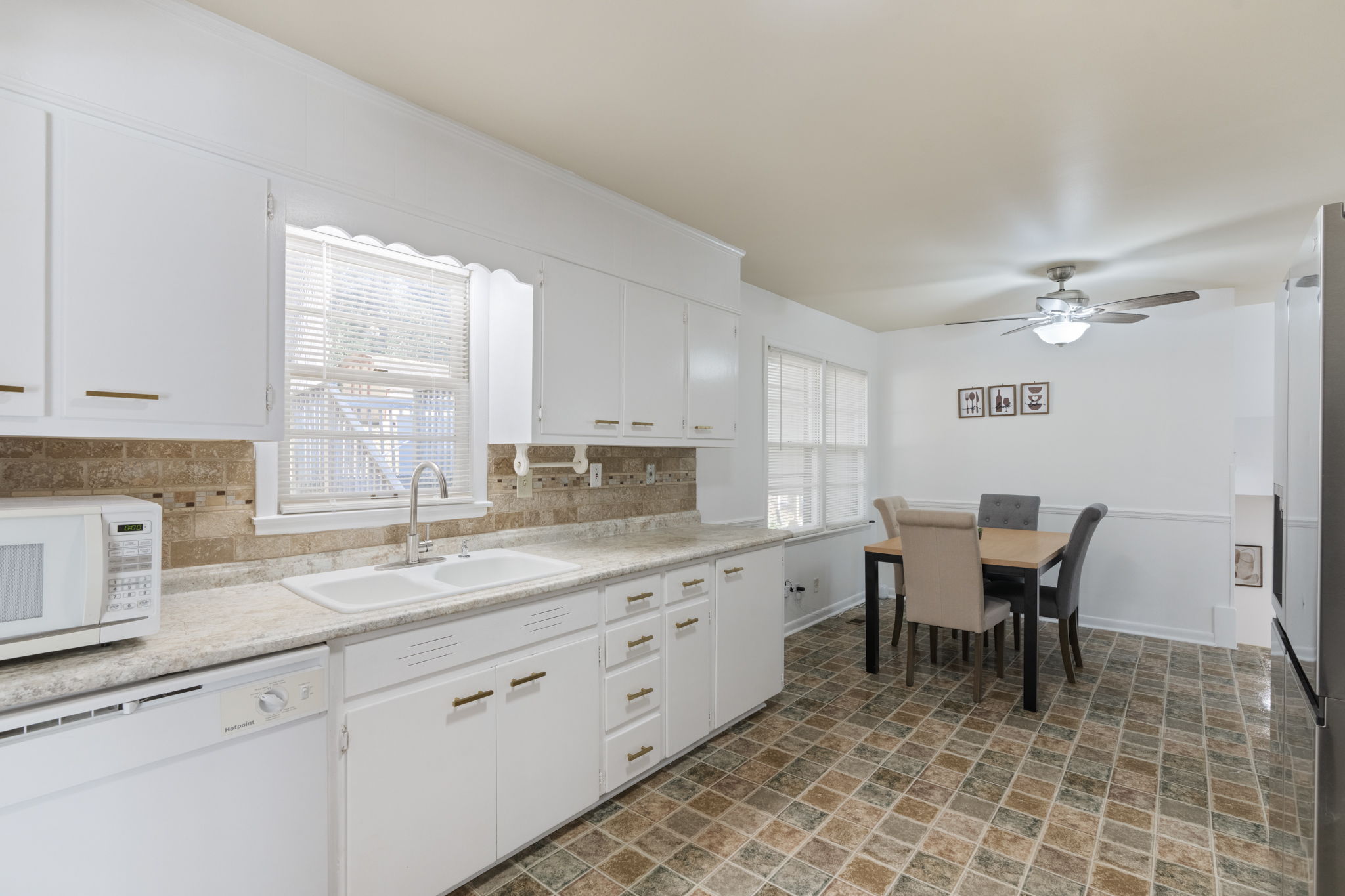 2219 Euclid Rd NW rental photo
