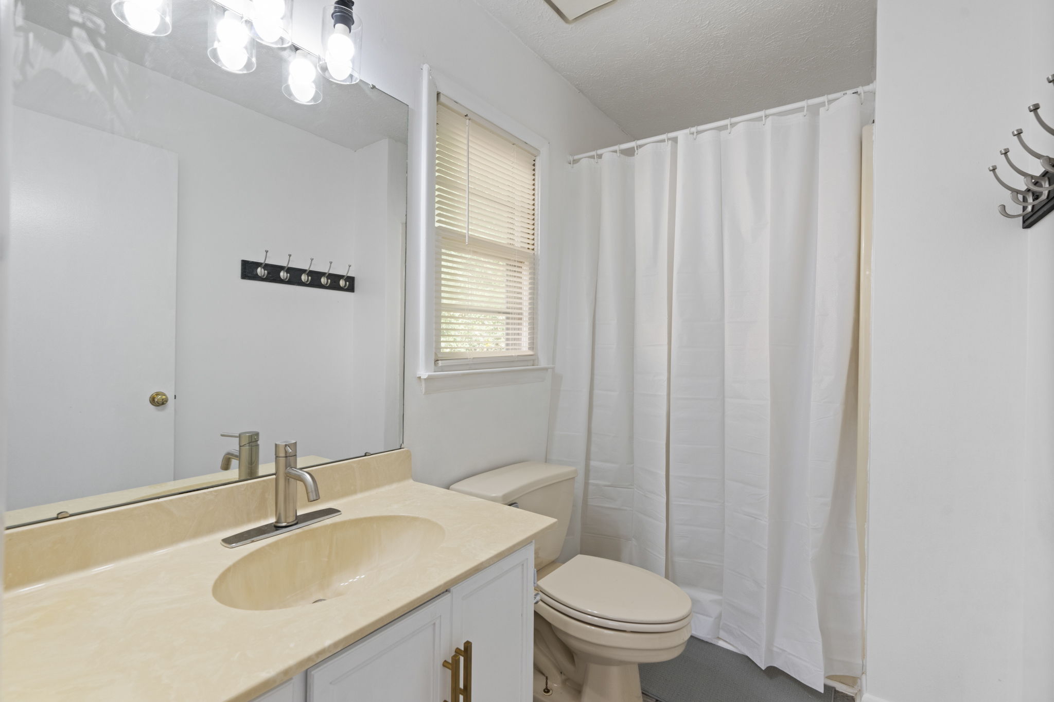 2219 Euclid Rd NW rental photo