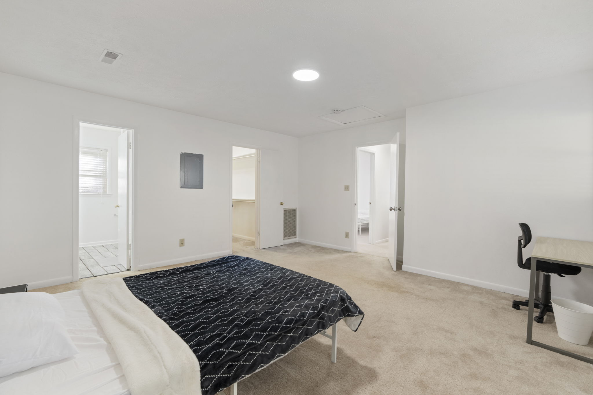 2219 Euclid Rd NW rental photo