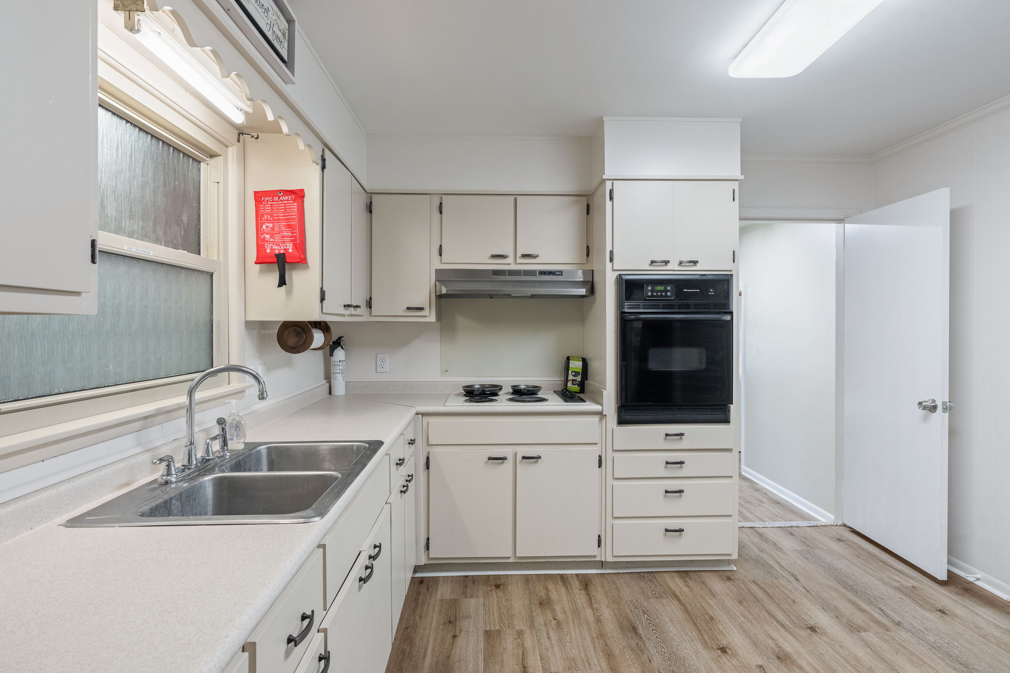 3711 Glendale Ln rental photo