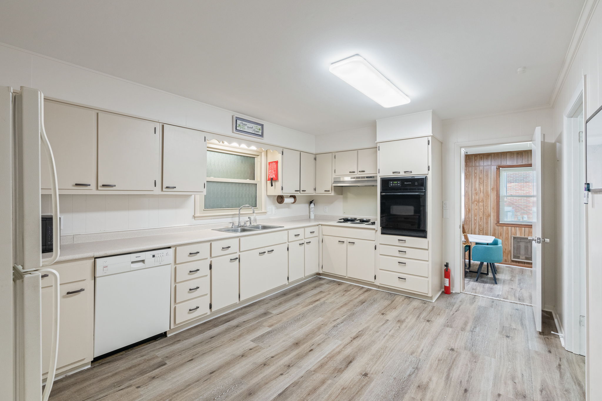 3711 Glendale Ln rental photo
