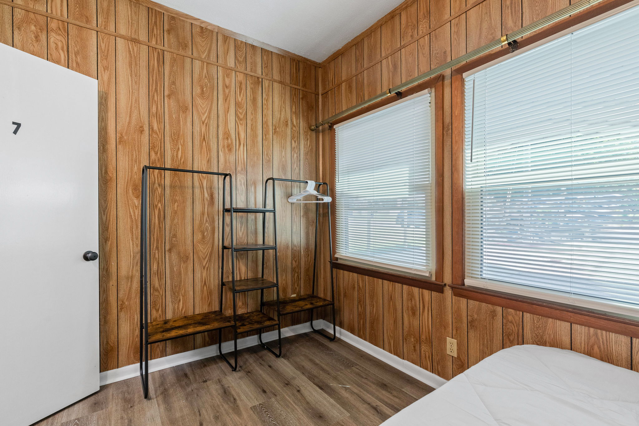 3711 Glendale Ln rental photo