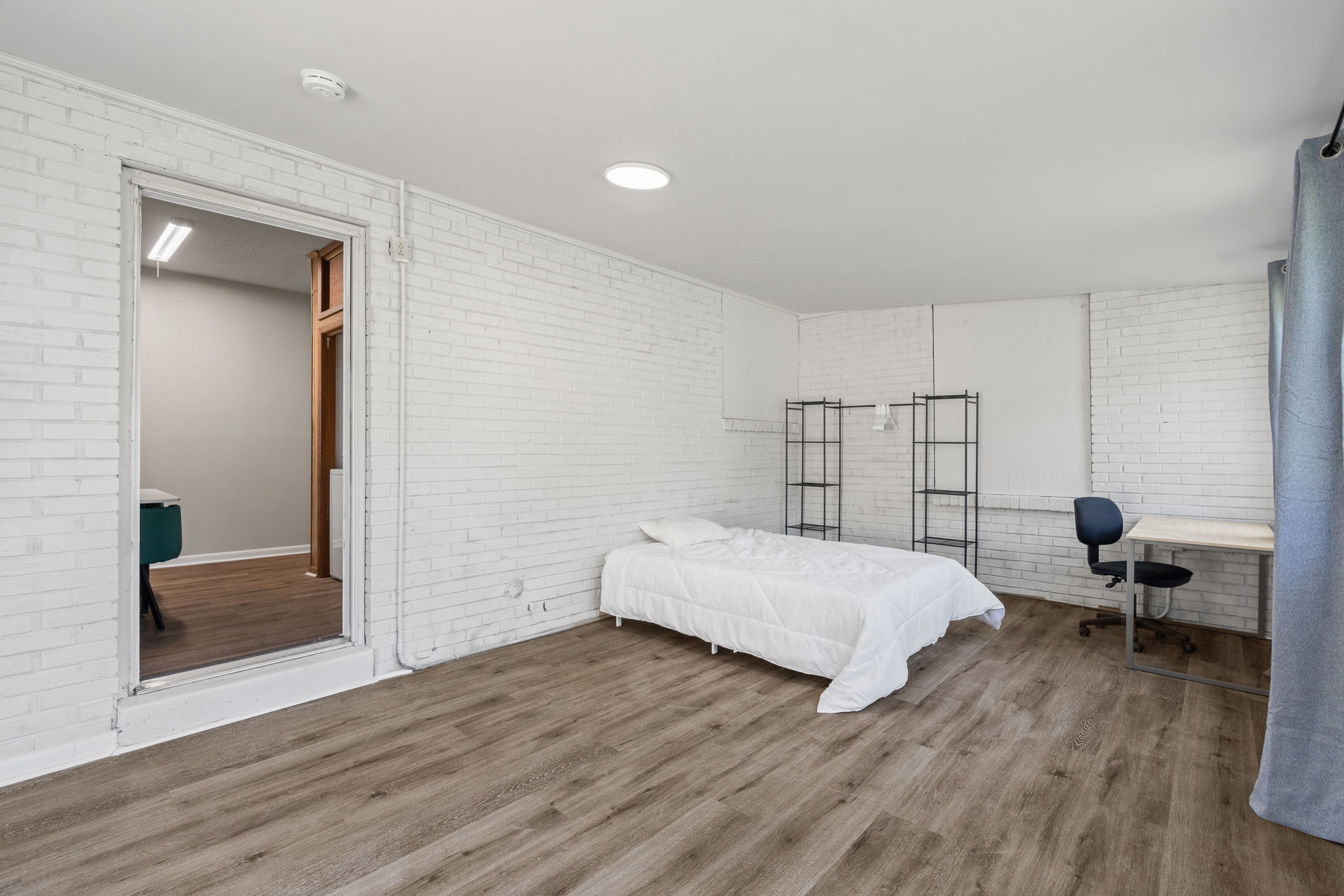 3711 Glendale Ln rental photo
