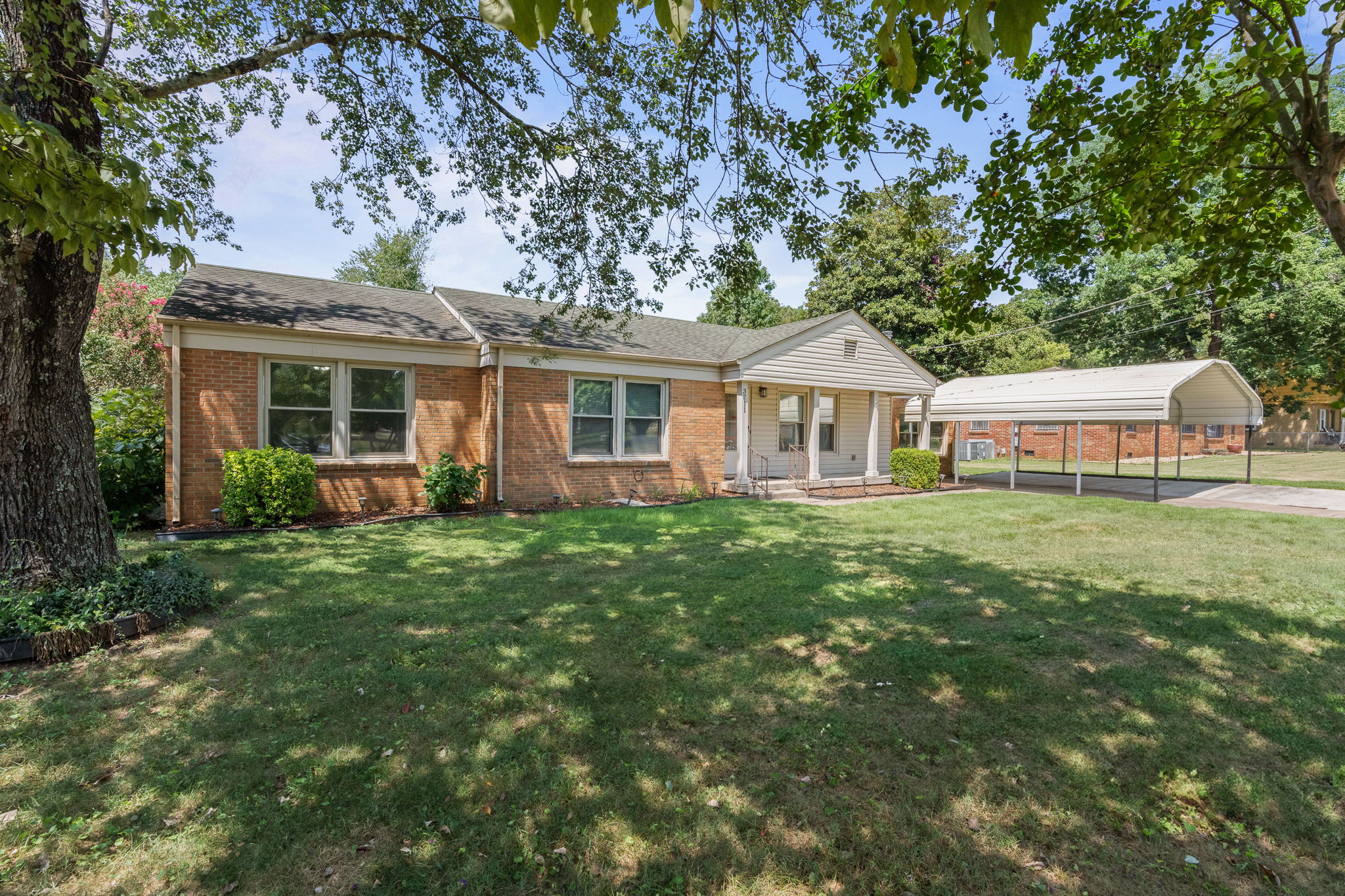 3711 Glendale Ln rental photo